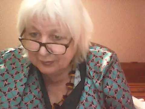 Snapshot of Alexia64231 chatting on September 2025 02:44:02 PM Alexia64231 online show from September 2025 02:44:02 PM