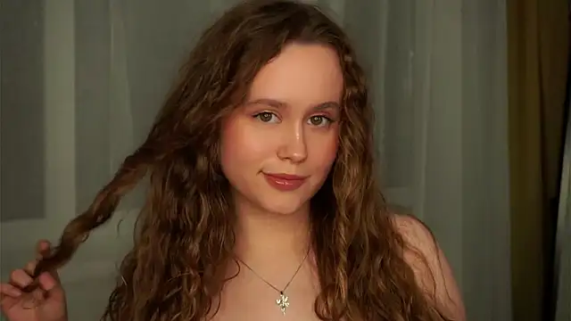 Snapshot of SusannaScholler chatting on September 2025 06:13:02 PM SusannaScholler online show from September 2025 06:13:02 PM