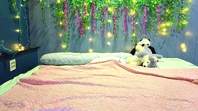 Lillie Berry online show from July 2026 04:27:01 AM