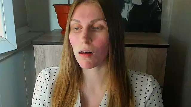 JuliaMuuun online show from July 2026 08:59:01 PM