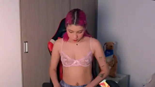 angelinhaaa online show from December 2025 01:25:02 AM