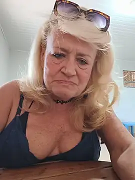 Snapshot of Belladama61 chatting on June 2026 10:52:02 AM Belladama61 online show from June 2026 10:52:02 AM