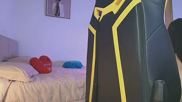 Snapshot of Julieta92_ chatting on June 2026 02:33:01 PM Julieta92 online show from June 2026 02:33:01 PM