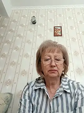 AlikaSwan5821 online show from October 2025 12:30:01 PM