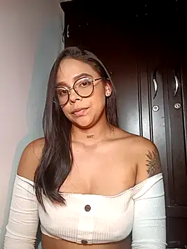 linda698049 online show from October 2025 03:04:01 AM