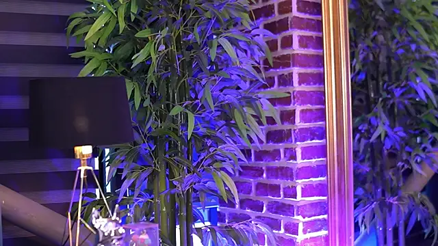 MillaSerene online show from November 2025 06:05:01 AM