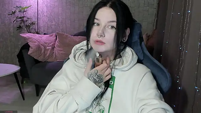 AlinaGreeeen online show from September 2025 12:32:02 AM