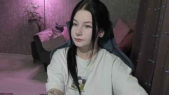 AlinaGreeeen online show from October 2025 02:31:01 AM