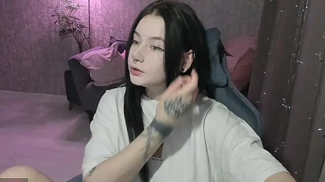 AlinaGreeeen online show from October 2025 01:25:02 AM
