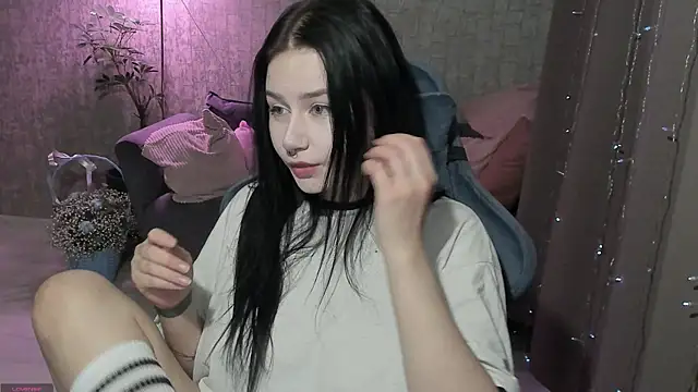 AlinaGreeeen online show from October 2025 03:48:01 AM