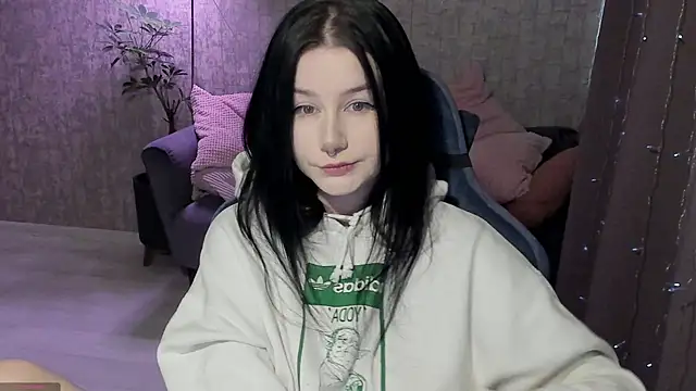 AlinaGreeeen online show from October 2025 05:52:02 AM