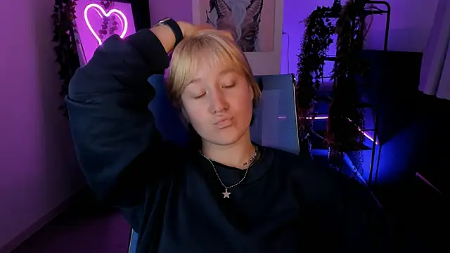 Snapshot of CinBellamy chatting on September 2025 05:40:01 AM CinBellamy online show from September 2025 05:40:01 AM