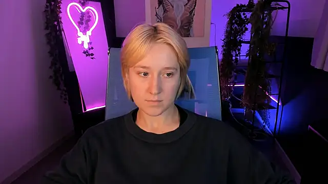 Snapshot of CinBellamy chatting on September 2025 06:13:01 AM CinBellamy online show from September 2025 06:13:01 AM