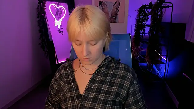 Snapshot of CinBellamy chatting on September 2025 05:51:01 AM CinBellamy online show from September 2025 05:51:01 AM