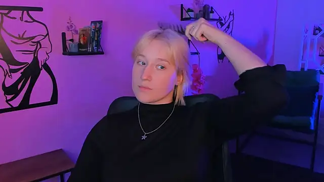 Snapshot of CinBellamy chatting on September 2025 09:42:02 AM CinBellamy online show from September 2025 09:42:02 AM