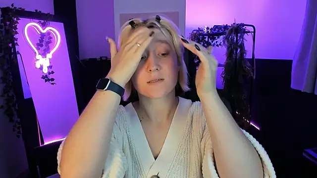 Snapshot of CinBellamy chatting on September 2025 05:20:01 AM CinBellamy online show from September 2025 05:20:01 AM