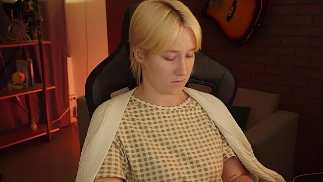 Snapshot of CinBellamy chatting on September 2025 07:34:01 AM CinBellamy online show from September 2025 07:34:01 AM