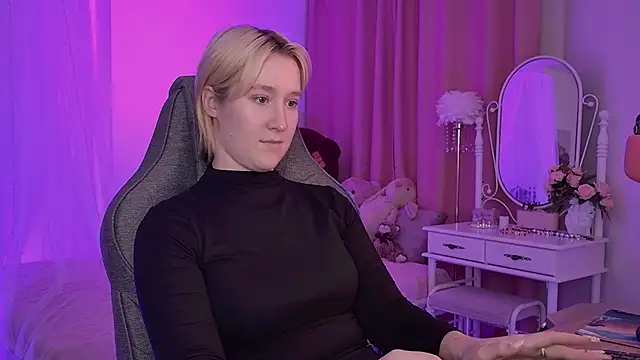 Snapshot of CinBellamy chatting on November 2025 03:52:02 AM CinBellamy online show from November 2025 03:52:02 AM