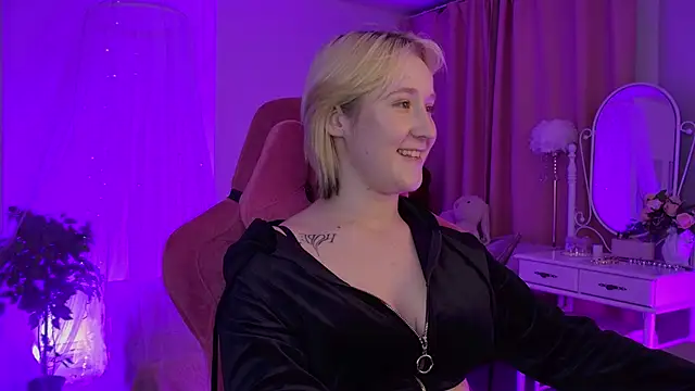 Snapshot of CinBellamy chatting on November 2025 05:50:02 AM CinBellamy online show from November 2025 05:50:02 AM