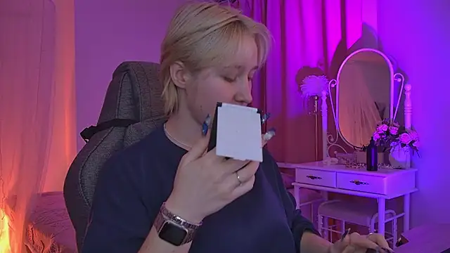 Snapshot of CinBellamy chatting on December 2025 05:26:01 AM CinBellamy online show from December 2025 05:26:01 AM