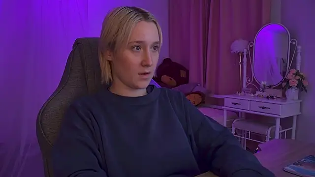 Snapshot of CinBellamy chatting on January 2026 04:07:02 AM CinBellamy online show from January 2026 04:07:02 AM