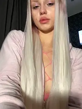 FavoriteKira online show from October 2025 05:22:02 PM