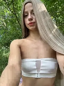FavoriteKira online show from July 2026 12:31:02 PM
