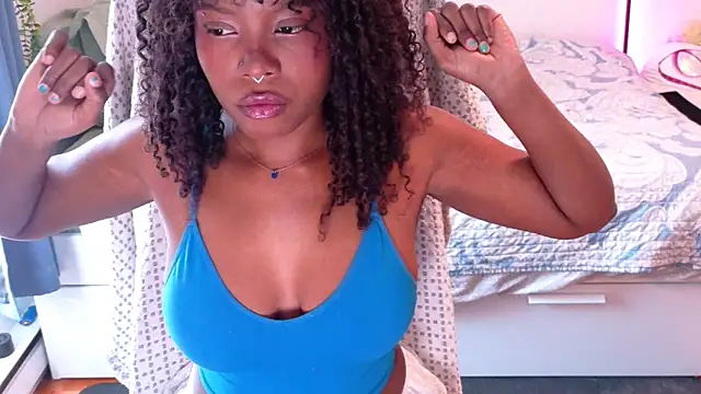 Snapshot of SparklingSoleil chatting on June 2026 04:42:02 PM SparklingSoleil online show from June 2026 04:42:02 PM