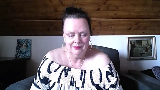 Snapshot of TiffanyMature chatting on June 2026 05:24:02 PM TiffanyMature online show from June 2026 05:24:02 PM
