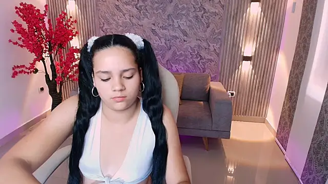 karlie small online show from September 2025 07:37:01 PM