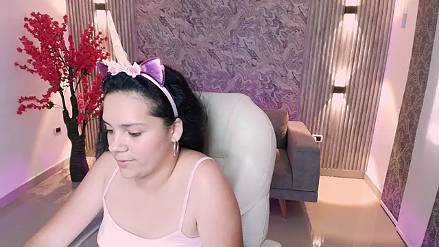 karlie small online show from September 2025 07:27:02 PM