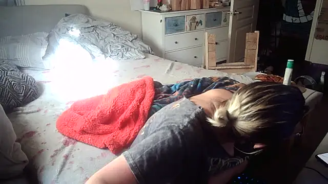 Snapshot of PremiumKitty chatting on February 2026 05:31:01 PM PremiumKitty online show from February 2026 05:31:01 PM