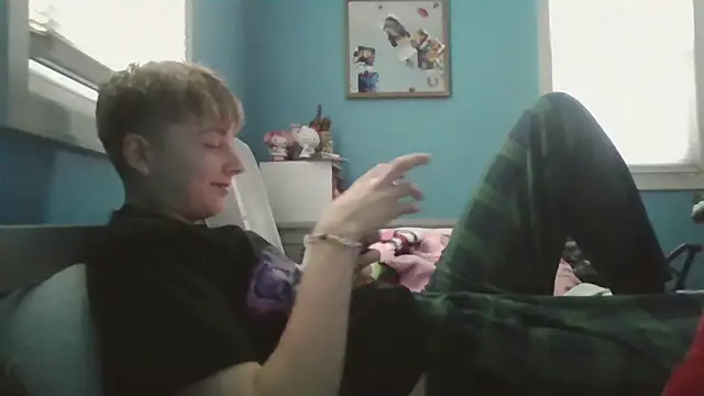 Snapshot of Liam_axel35 chatting on November 2025 07:27:01 PM Liam axel35 online show from November 2025 07:27:01 PM