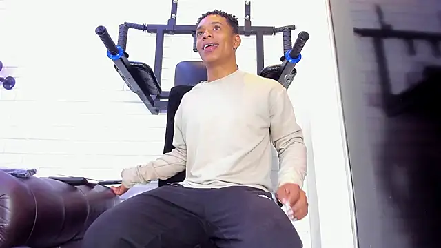 ItaloMoore online show from November 2025 11:53:02 AM