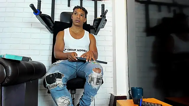 ItaloMoore online show from January 2026 11:25:01 AM