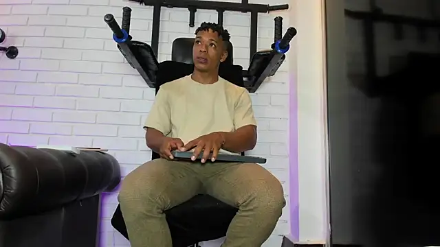 ItaloMoore online show from March 2026 11:46:01 AM