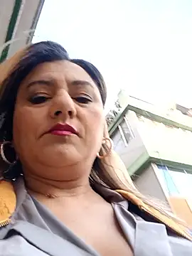 Nataly Foley online show from October 2025 11:44:02 AM