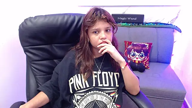 Snapshot of minnie_cake chatting on September 2025 09:04:02 PM minnie cake online show from September 2025 09:04:02 PM