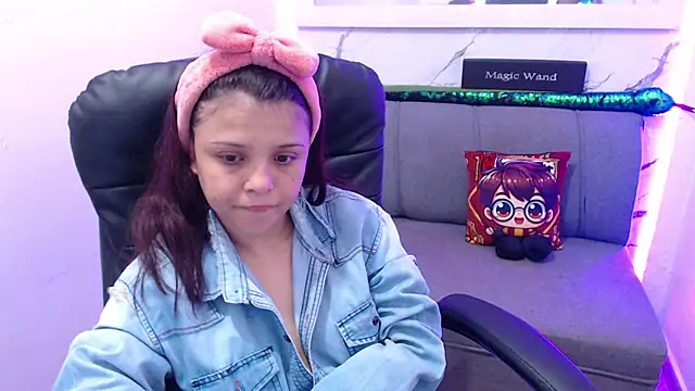 Snapshot of minnie_cake chatting on October 2025 10:07:02 PM minnie cake online show from October 2025 10:07:02 PM