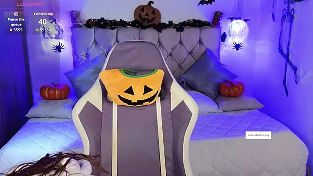 lila min online show from October 2025 01:56:02 PM