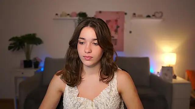 kissie cat online show from November 2025 02:06:02 PM