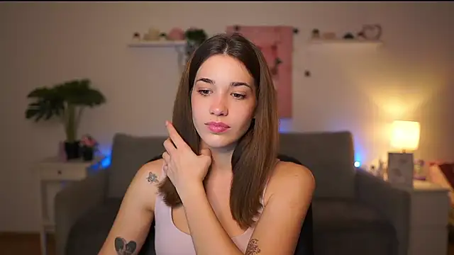 kissie cat online show from December 2025 02:04:02 PM