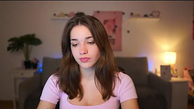 kissie cat online show from December 2025 07:19:02 PM