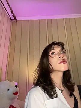 femboymel online show from February 2026 02:05:01 PM