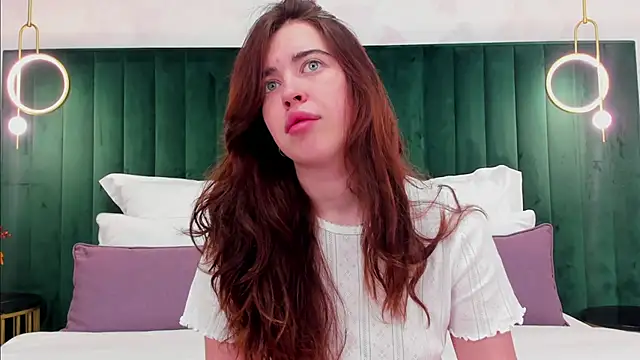 Snapshot of KimberlyBond chatting on October 2025 03:07:02 PM KimberlyBond online show from October 2025 03:07:02 PM