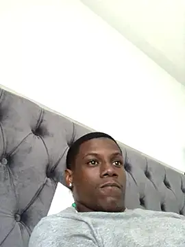 Snapshot of labishyoung25 chatting on October 2025 09:37:01 PM labishyoung25 online show from October 2025 09:37:01 PM