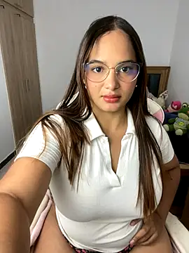 Snapshot of Andrea-Lu chatting on September 2025 11:51:01 PM Andrea-Lu online show from September 2025 11:51:01 PM