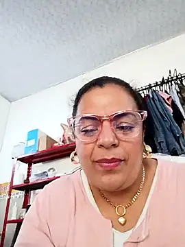 Mia-Glow online show from October 2025 02:01:01 PM