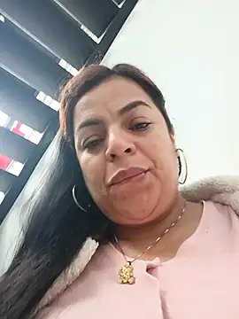 Mia-Glow online show from October 2025 12:46:01 PM