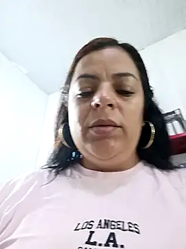 Mia-Glow online show from October 2025 12:37:01 PM